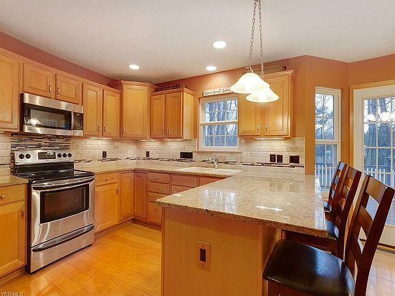 3rd image of 5212 Greenbriar Ln