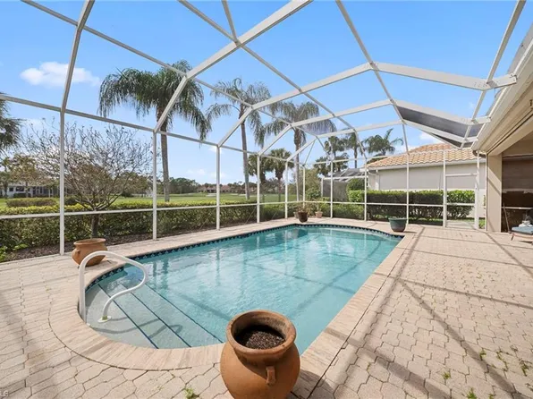 8427 Gleneagle WAY, NAPLES, FL 34120