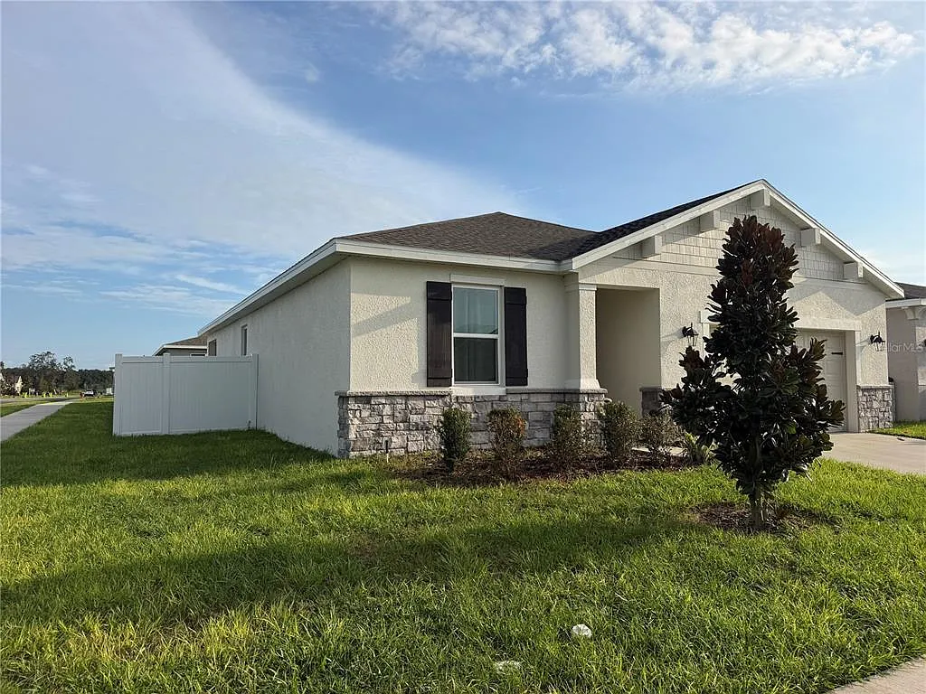3 bed, 2.0 bath, 1593 sqft, $2,500 — Photo 2