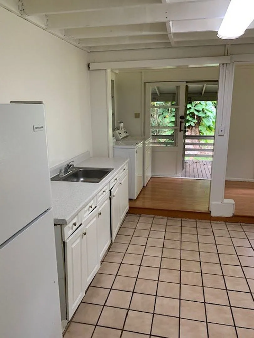 Building Photo - 3419 E Manoa Rd