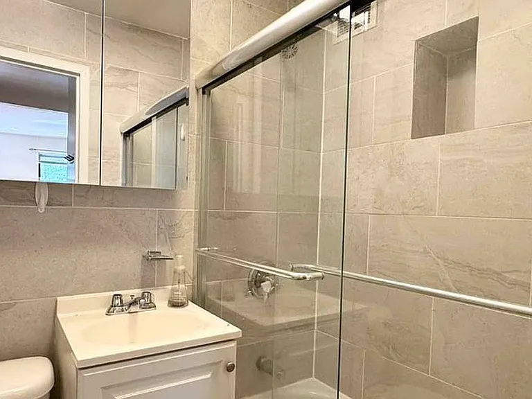 417 E 82nd St #2D — Photo 4