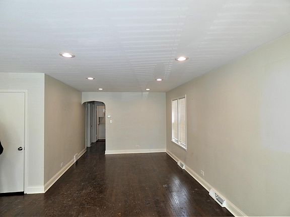 5th image of 2634 W Summerdale Ave #1