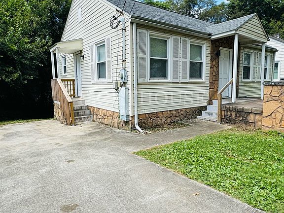 2nd image of 1717 Lombard Pl