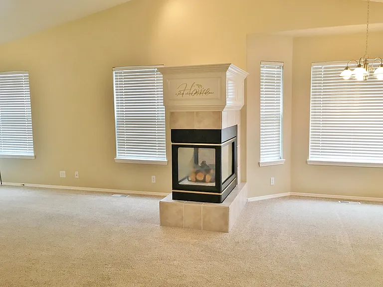 885 E Monarch St — Photo 16