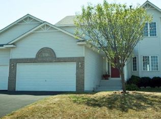 6637 Lower 12th St N, Oakdale, MN 55128