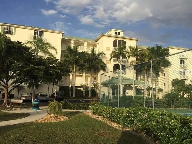 200 Harbor Walk Dr #321 — Photo 2