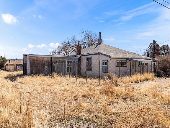 3rd image of 136 Sproull Avenue
