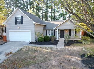 4 Westshire Dr, Simpsonville, SC 29681