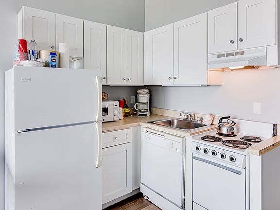 4th image of 2166 Montauk Hwy #54