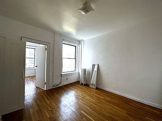 4th image of 24-44 29th St #3B