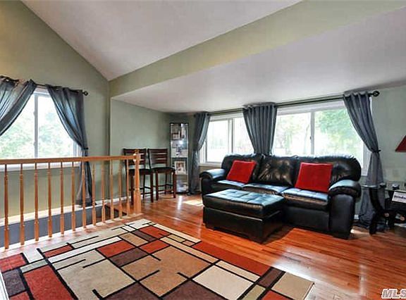 2nd image of 15 Clubhouse Dr