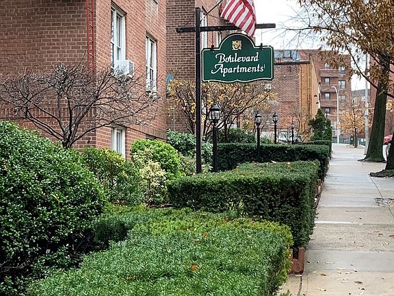 2nd image of 10326 68th Ave APT 4C