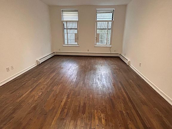 4th image of 113 W 111th St APT 3