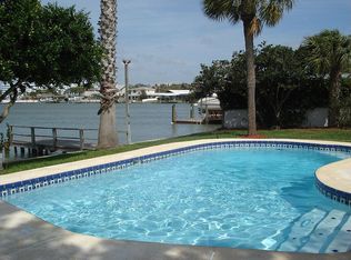 610 Palm Dr, Largo, FL 33770