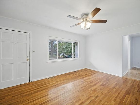 3rd image of 1323 Ormer Rd