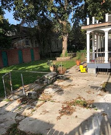 4th image of 1220 Leonidas St