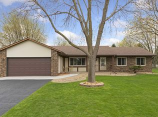 8717 Isle Ave S, Cottage Grove, MN 55016