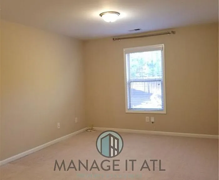 3673 Fallen Oak Dr — Photo 16