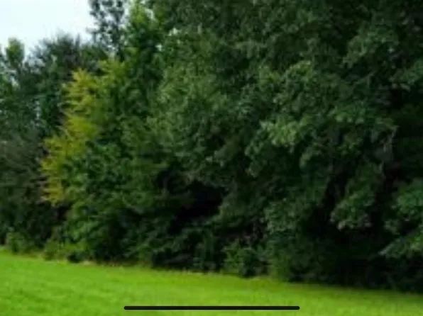 2 Clairvaux Dr, Gadsden, AL 35901