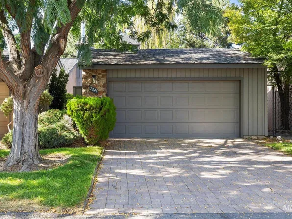 7247 W Cascade Dr, Boise, ID 83704