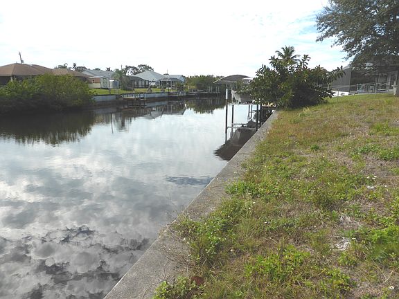 canal looking Rt & seawall