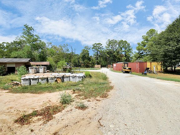 3rd image of 18380 Blackberry Rd