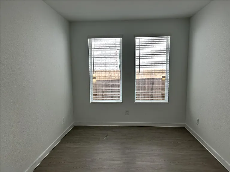 8306 Amber Summit Ln — Photo 15
