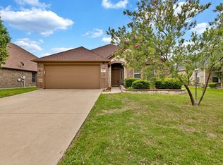 6027 Cedar Glen Dr, Grand Prairie, TX 75052