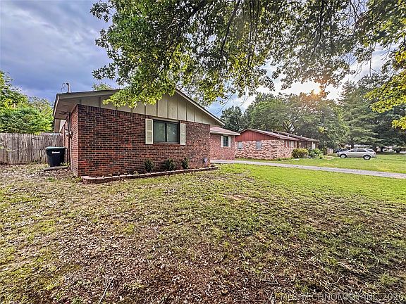 5th image of 313 Dogwood Dr