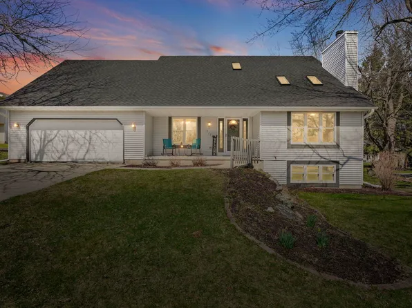 718 Mellum Dr, Stoughton, WI 53589