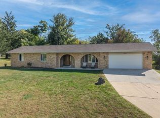 9800 Hall Rd, Cedar Rapids, IA 52411