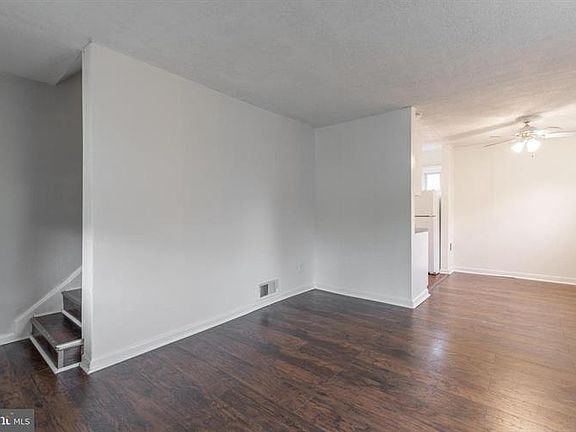 5th image of 2222 Farrington Ave
