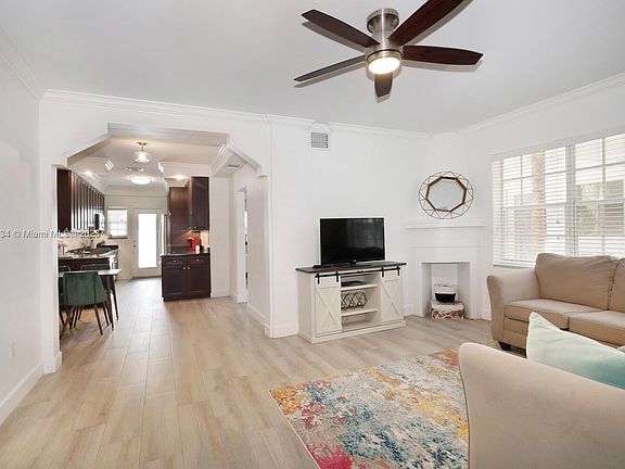 3rd image of 1245 Euclid Ave APT 2
