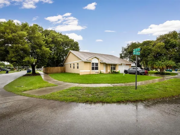 9730 SW 219th St, Cutler Bay, FL 33190