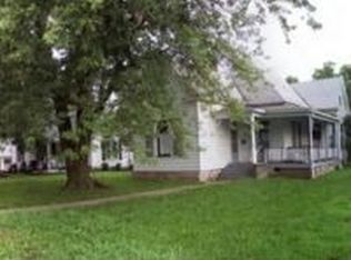 636 W Locust St, Paris, MO 65275