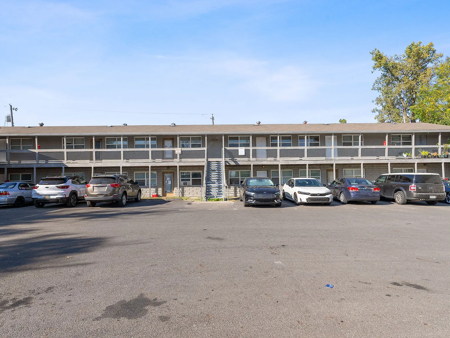 474 1/2 E Norwich Ave — Photo 1