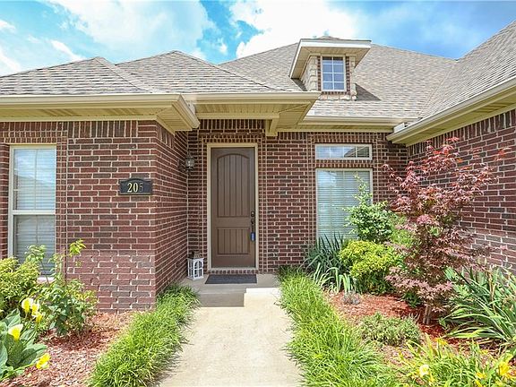 2nd image of 205 W Brandon Blvd