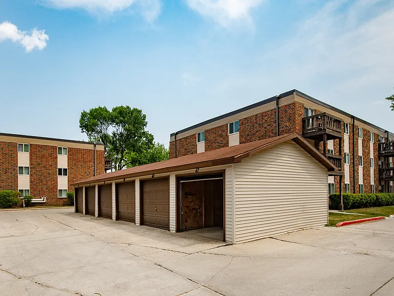 Forest Park Apartments — Photo 24