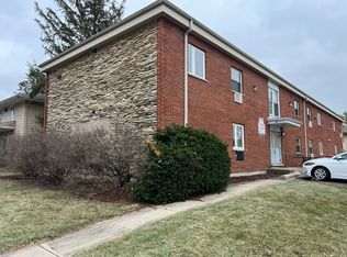 916 Greenbrier Road, Dekalb, IL 60115
