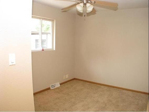 5th image of 387 Marquette St