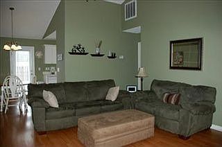 3rd image of 418 Brewster Ln