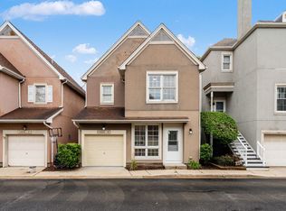 1802 W Diversey Pkwy APT E, Chicago, IL 60614