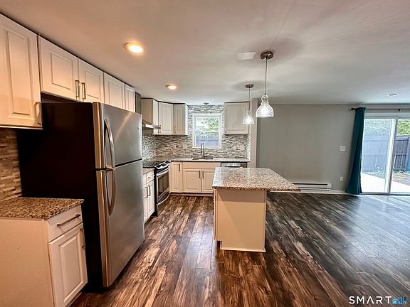 4th image of 10 Inverness Lane