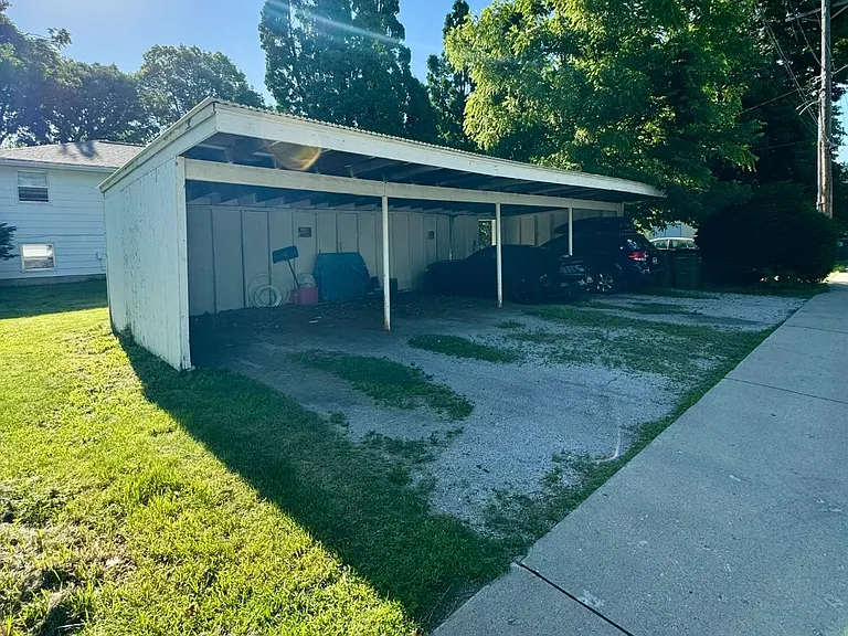 814 Douglas Ave — Photo 14