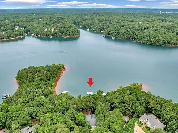 4th image of 302 Paradise Cir