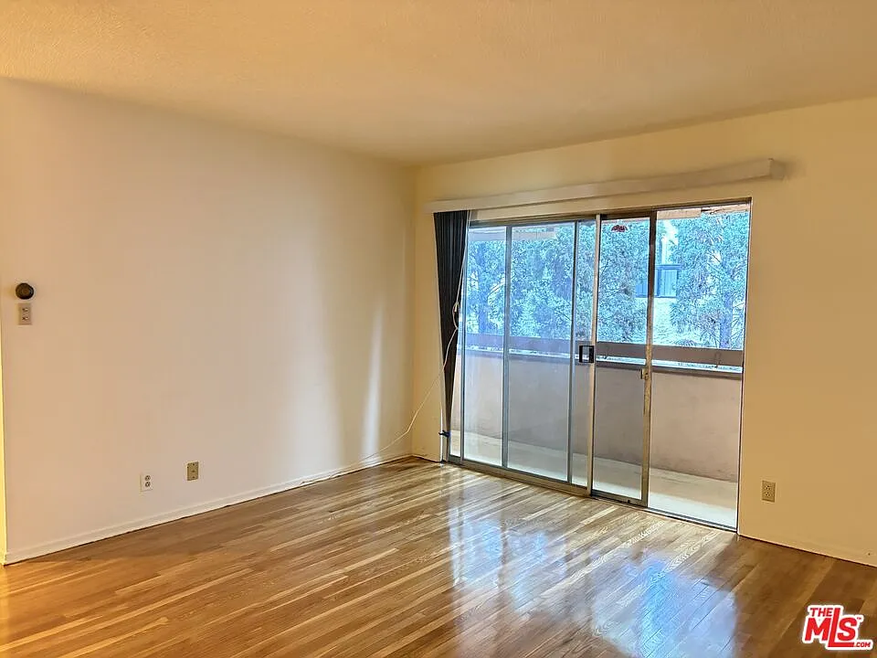 1 bed, 1.0 bath, 650 sqft, $2,000 — Photo 4