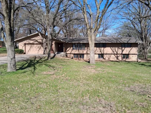 1919 Summit Dr, Saint Cloud, MN 56303