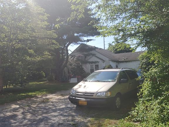 2nd image of 804 Long Island Ave