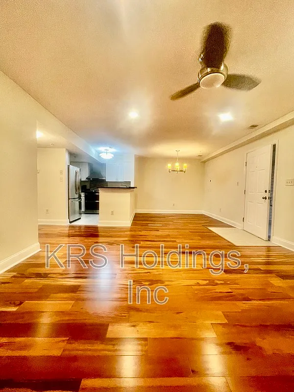 2 bed, 2.0 bath, 951 sqft, $2,395 — Photo 4