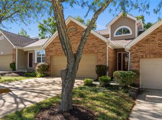 155 Kehrs Mill Trl, Ballwin, MO 63011